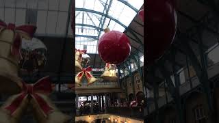 Covent Garden, London at Christmas time, live entertainment, great atmosphere