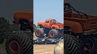 #monstertruck #monstertrucks #orangekrate #oldschool #retro #carcrush #wheelie #shorts #short