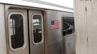 5 train leaving while 2 train is arriving at East 180 Street