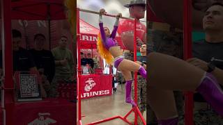 Surprised some Marines with a cosplay Muscle-Up 👀 #comiccon #cosplay #starfire #calisthenics