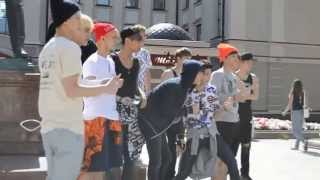 [Fancam] 130716 EXO on the street @ Russia