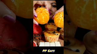 Eating 🍊 Orange Tanghulu #shorts #ytshorts #ppeats #tanghulu #tanghuluasmr #trending #viral