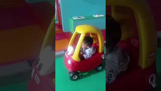 balapan mobil, tapi di goes, gass #shorts #shortvideo #baby #timezone #familyvlog #balapmobil