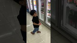 Belanja jajan kesukaan adek ravell #shorts #funny #shortsviral #funnyvideo #anaklucu #belanja #jajan