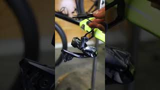 Installing an Ultegra Di2 Electronic rear derailleur #bike #tech #tools