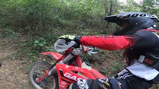 Dominando el Enduro: Entrenamiento y Progreso de Raissa con su Gas Gas 250