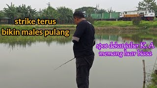 spot sebrang jalur rel K.A luar biasa bikin pemancing betah enggan untuk pulang @mbolangalaases