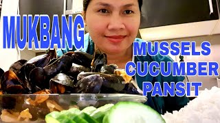 BRITISH-FILIPINA living in Netherland - EATING DINNER with Mussels ,PANSIT and CUCUMBER