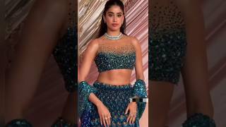 Janhvi Kapoor apni behan Khushi Kapoor ke sath Ananat Ambani ki Sangeet ceremony me pahuchi #shorts