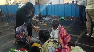 Bayata chaala mandhi oka puta food kosam thipalu paduthunaru vallaki oka roju aina akali tiruchumdam