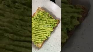 How to Make Avocado Toast? | Avocado Recipes | Healthy Breakfast Ideas | #shorts