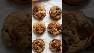 Biscoff Chocolate Chip Cookies #cookies #cookierecipe #biscoff #chocolatechipcookies #baking #cozy