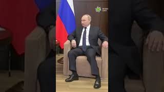 У Путина болезнь, он не контролируют свои конечности #shorts #война #путин