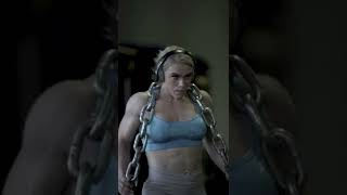 SAMANTHA JERRING DOES HER WORKOUT WITH A THICK CHAIN AROUND HER NECK