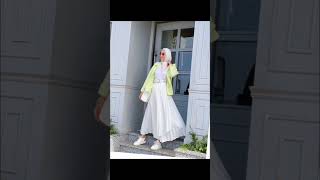 جيبات بيضاء وتنسيقها long white skirt