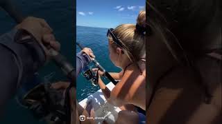 #shorts getting railed by a kingfish! Then the handle falls off, less than ideal! #fishing #fails