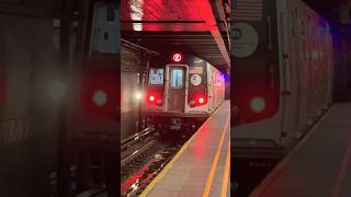 E train leaving court sq and M train entering court square