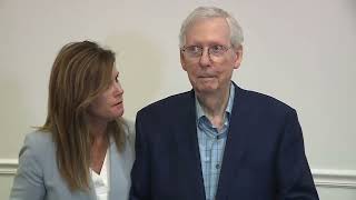 The US Senate, Senator Mitch McConnell's leader, freezes again in front of the cameras.