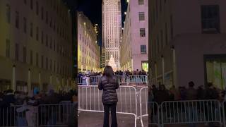 #holidayseason #nyclife #newyorkcitylife #rockefellercenter #bryantpark #daughter ￼