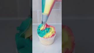 Make a Beautiful Cupcake 🧁😍 #Shorts