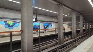 MARTA trains at North Avenue station