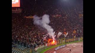 Roma - Sampdoria 2004/2005 - ultras Roma - inno fumogeni e video tifo curva sud Roma in azione