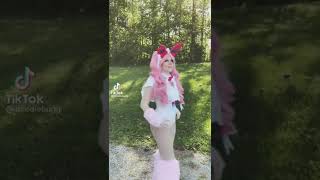 Bill in her Sylveon cosplay