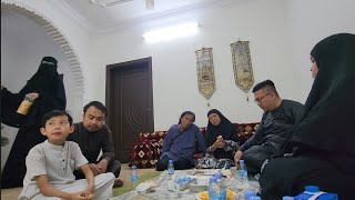 RUMAH UMII GILLBY DI MAKKAH KEDATANGAN TAMU DARI SINGAPORE!! KE PASAR TRADISIONAL BORONG BUAH&KURMA