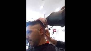 sfumatura capelli uomo con rasoio barber Mauro parrucchieri bologna