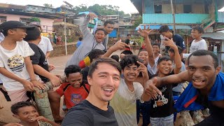 in the ghetto streets of Jayapura, Papua, Indonesia 🇮🇩