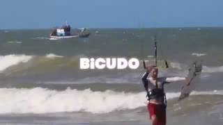 Mais kitesurf em Canoa Quebrada