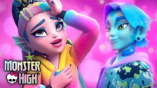 Monster High™ Latino | ¡Lagoona conoce al chico monstruoso de sus sueños! 💖