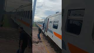 kereta api #maenanyubii #shortvideo #fypシ #karawanghits #viral #keretaapiindonesia #keretaapi