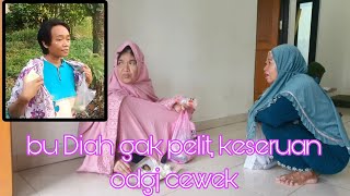 Bu Diah bagi2 kue ,, wisma odgj cewek #jiwaberseri #sosialodgj #pratiwinoviyanthi