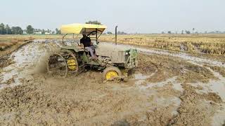 Heavy work by John Deere in mud || tractor stunt in mud #tractor #johndeere || raithu bidda videos