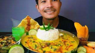 Eating tasty kadhi pakora with rice | masala bhindi fry | mango 🥭 | kiwi juice | papad | salad