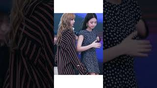 Lisa protecting Jennie from her uncomfortable outfit🤮 #Lisa #like #blackpinkmembers #Jennie #shorts