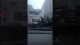 Mujer corriendo motora eléctrica bronx nyc