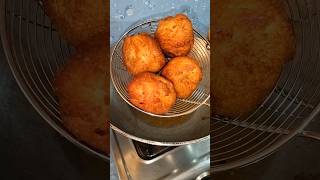 Bread roll gol gol jhatpat banao maje se khao😋😍 #shorts #viralvideo #shortsfeed #trendingshorts