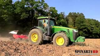 John Deere 8335R & Ploughing