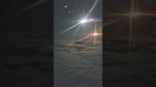 ¿Cómo se ve el cielo desde un avión? 😱 #airplane #cielo #avion #nubes #viral #viralvideo #shorts