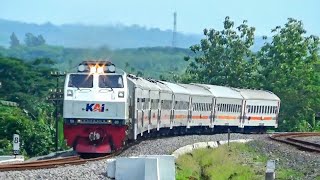 SEMUA KERETA NGEDEN,GEMURUH MESIN LOKOMOTIF SAAT MELEWATI BUKIT