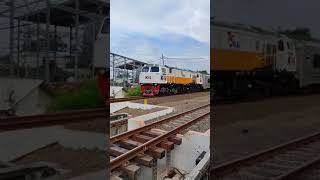 Argo Bromo Anggrek train serving cross Pasar Turi-Gambir #shorts #keretaapiindonesia #railfans