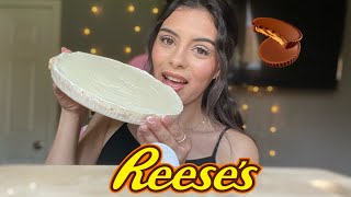 Asmr|| Giant Reese’s Cup Mukbang(crunchy eating sounds)🍫