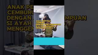 Ayah yang Pengertian Anak Pertama Digendongnya