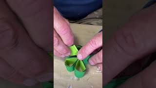 Lets make a 4 leaf kiss treat ☘️ for St. Patrick’s Day #diy #artsandcrafts #kiss #stpatricksday #s