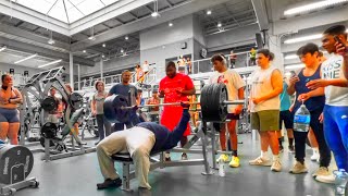 Elite Lifter Disguised As A Nerd Surprises Whole Gym 👀