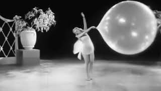 Dance with Balloon / Tanz mit Luftballon / танец с шаром, 1940s