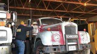 1962 B-61 Mack start up