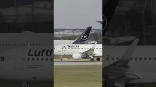 🛫 Lufthansa Airbus A320-214 D-AIWC taking off at Munich Airport (MUC) #planespotting